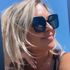 Meet your Posher, Linda